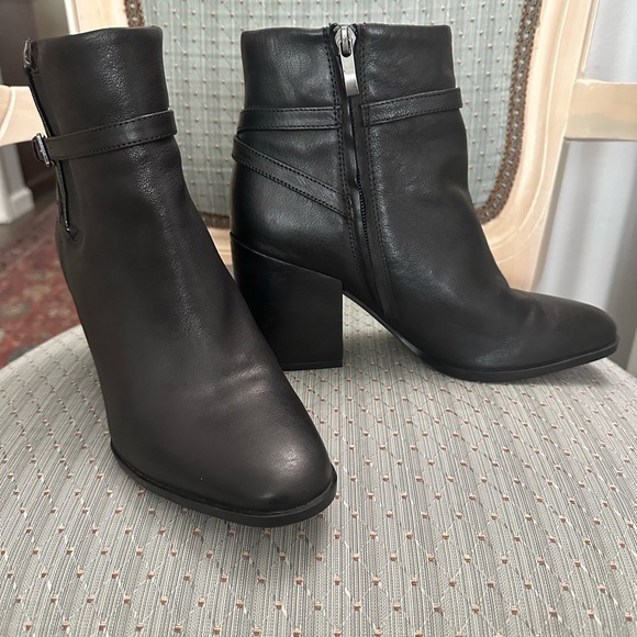FrancoSarto Shoes - FrancoSarto Black Leather Ankle Boots size 7
